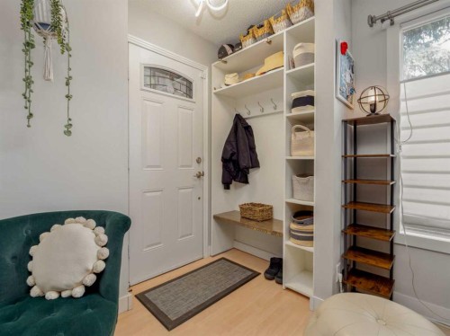 1707 Lakemount Boulevard South, Lethbridge, AB - Indoor