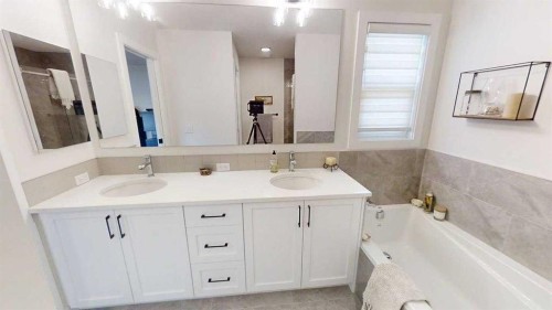 28 Aster Link, Okotoks, AB - Indoor Photo Showing Bathroom