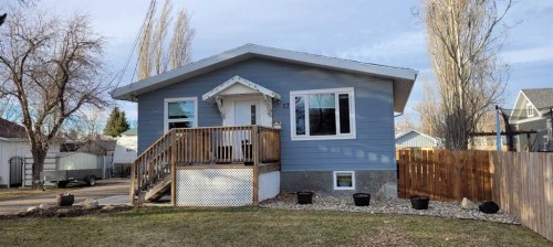 17W Civic Avenue  Magrath, AB T0K 1J0