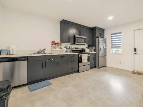 308 Uplands Boulevard North, Lethbridge, AB - Indoor Photo Showing Kitchen
