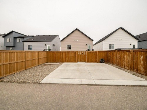 308 Uplands Boulevard North, Lethbridge, AB - Outdoor