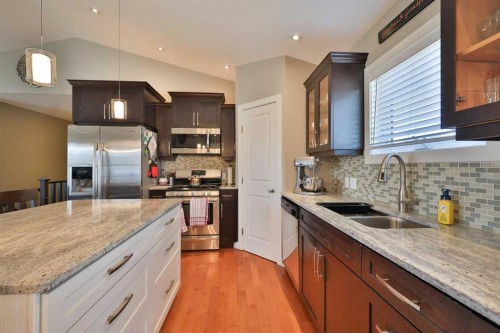 320 S 200 W, Raymond, AB - Indoor Photo Showing Kitchen With Double Sink With Upgraded Kitchen