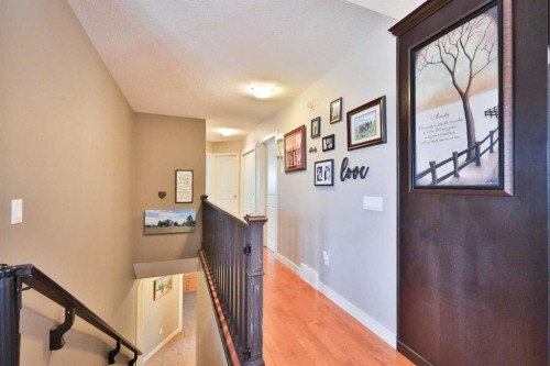 320 S 200 W, Raymond, AB - Indoor Photo Showing Other Room