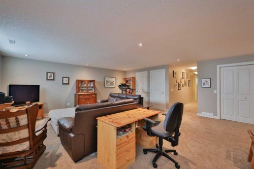 320 S 200 W, Raymond, AB - Indoor