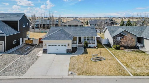 320 S 200 W, Raymond, AB - Outdoor With Facade