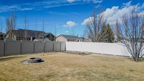 320 S 200 W, Raymond, AB - Outdoor