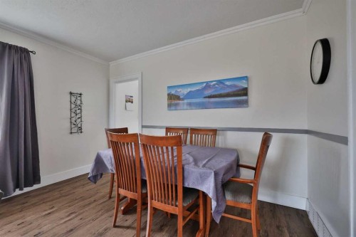 54 S 200 W, Raymond, AB - Indoor Photo Showing Dining Room