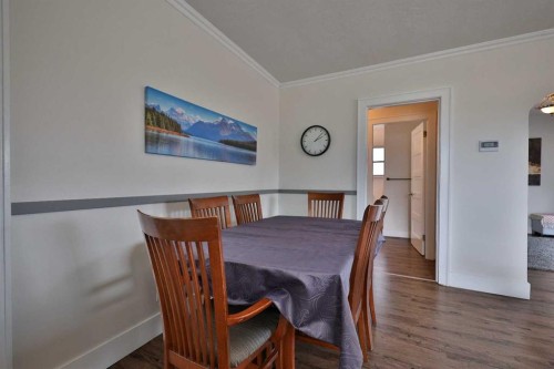 54 S 200 W, Raymond, AB - Indoor Photo Showing Dining Room
