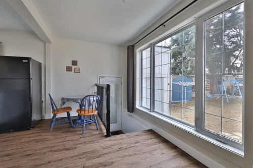 54 S 200 W, Raymond, AB - Indoor Photo Showing Other Room