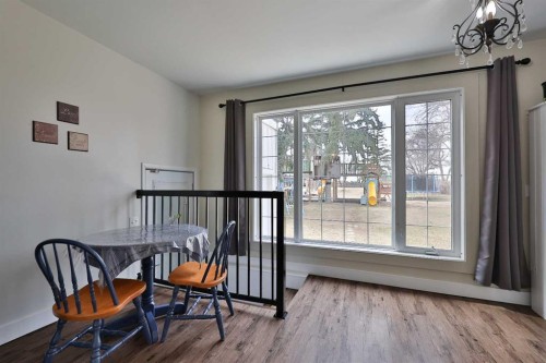 54 S 200 W, Raymond, AB - Indoor Photo Showing Other Room