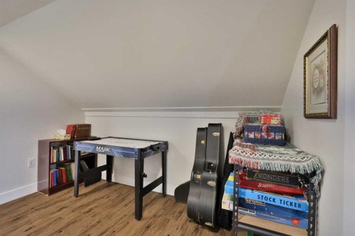 54 S 200 W, Raymond, AB - Indoor Photo Showing Other Room