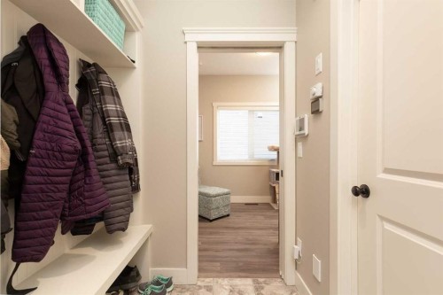 129 Sixmile Bend South, Lethbridge, AB - Indoor Photo Showing Other Room