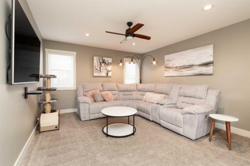 129 Sixmile Bend South, Lethbridge, AB - Indoor Photo Showing Living Room