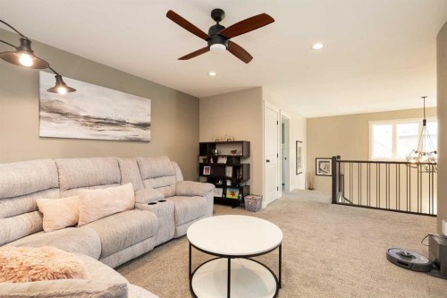 129 Sixmile Bend South, Lethbridge, AB - Indoor Photo Showing Living Room