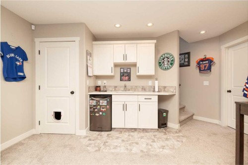 129 Sixmile Bend South, Lethbridge, AB - Indoor