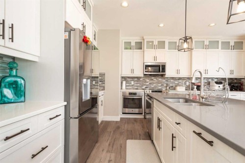 129 Sixmile Bend South, Lethbridge, AB - Indoor Photo Showing Kitchen With Double Sink With Upgraded Kitchen
