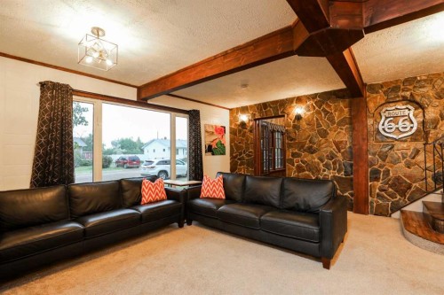 108 3 Street, Warner, AB - Indoor Photo Showing Living Room