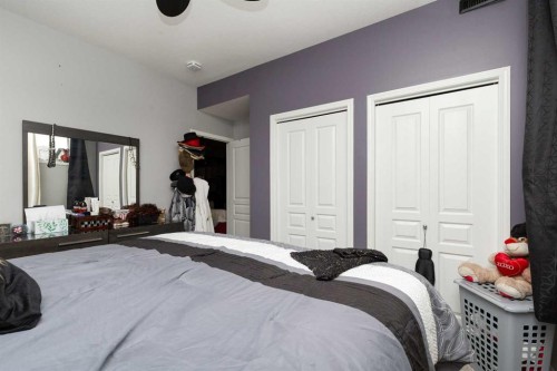 1164 Keystone Road West, Lethbridge, AB - Indoor Photo Showing Bedroom