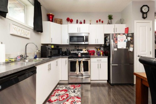 1164 Keystone Road West, Lethbridge, AB - Indoor Photo Showing Kitchen