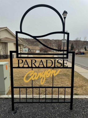 2-373 Canyon Boulevard West, Lethbridge, AB - Outdoor