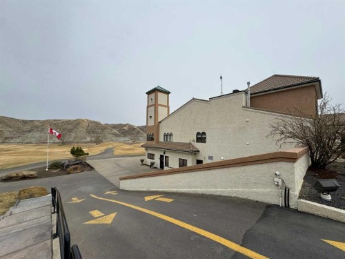 2-373 Canyon Boulevard West, Lethbridge, AB - Outdoor