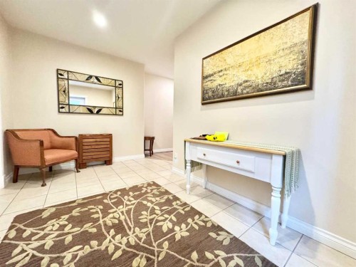 2-373 Canyon Boulevard West, Lethbridge, AB - Indoor Photo Showing Other Room