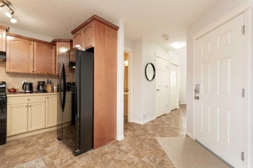 4405 Lake Drive, Coalhurst, AB - Indoor Photo Showing Kitchen