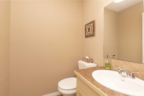 4405 Lake Drive, Coalhurst, AB - Indoor Photo Showing Bathroom