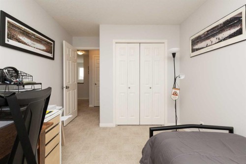 4405 Lake Drive, Coalhurst, AB - Indoor Photo Showing Bedroom