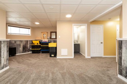 4405 Lake Drive, Coalhurst, AB - Indoor