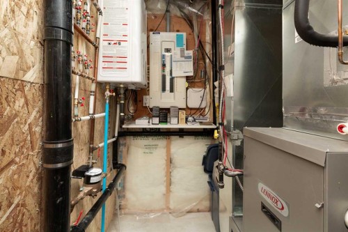 4405 Lake Drive, Coalhurst, AB - Indoor Photo Showing Basement
