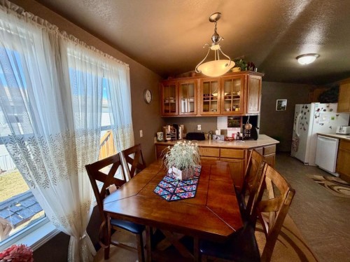 206 Railway Avenue, Coaldale, AB 