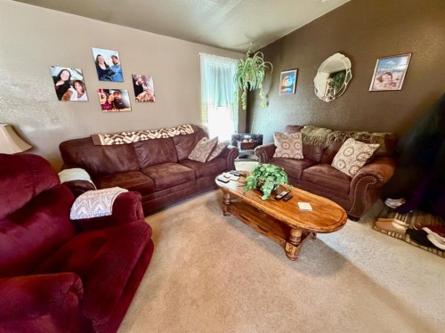 206 Railway Avenue, Coaldale, AB 