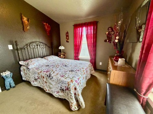206 Railway Avenue, Coaldale, AB 