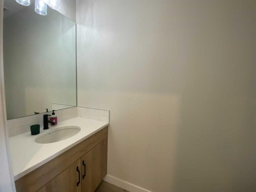 130 Prairie Gold St, Taber, AB - Indoor Photo Showing Bathroom