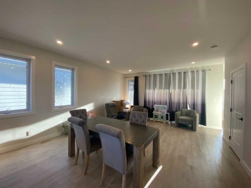 130 Prairie Gold St, Taber, AB - Indoor Photo Showing Other Room