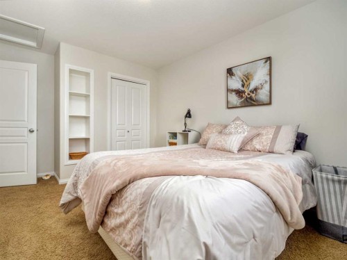 1601 Coalbanks Boulevard West, Lethbridge, AB - Indoor Photo Showing Bedroom