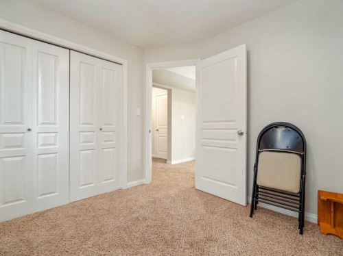 1601 Coalbanks Boulevard West, Lethbridge, AB - Indoor