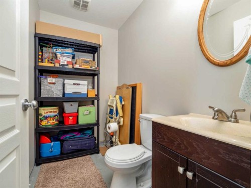1601 Coalbanks Boulevard West, Lethbridge, AB - Indoor Photo Showing Bathroom