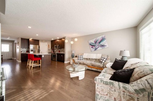 839 37 Avenue, Edmonton, AB - Indoor Photo Showing Living Room