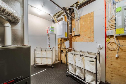 839 37 Avenue, Edmonton, AB - Indoor