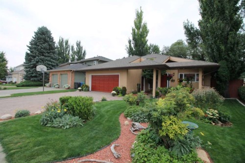 18 Coachwood Road WEST Lethbridge, AB T1K 6B5