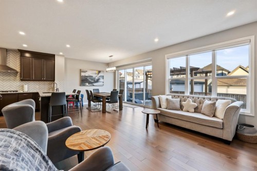 370 Magnolia Heath Se, Calgary, AB - Indoor Photo Showing Living Room