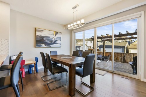 370 Magnolia Heath Se, Calgary, AB - Indoor Photo Showing Dining Room