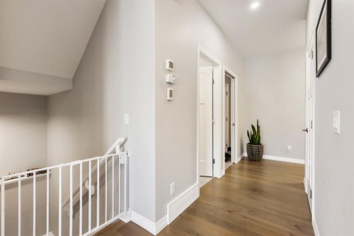 370 Magnolia Heath Se, Calgary, AB - Indoor Photo Showing Other Room