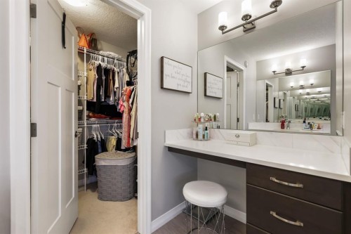 370 Magnolia Heath Se, Calgary, AB - Indoor