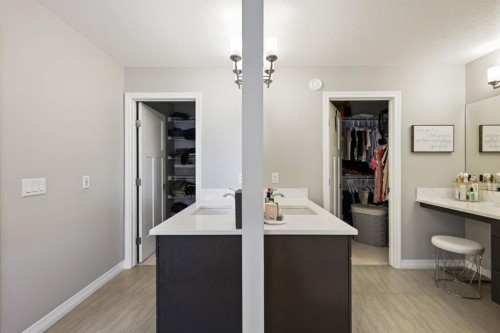 370 Magnolia Heath Se, Calgary, AB - Indoor