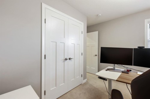 370 Magnolia Heath Se, Calgary, AB - Indoor Photo Showing Office