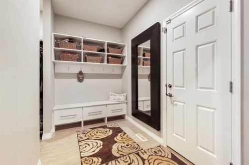 370 Magnolia Heath Se, Calgary, AB - Indoor Photo Showing Other Room