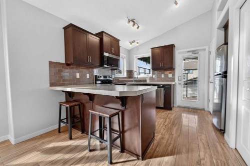 107 Keystone Terrace West, Lethbridge, AB - Indoor Photo Showing Kitchen